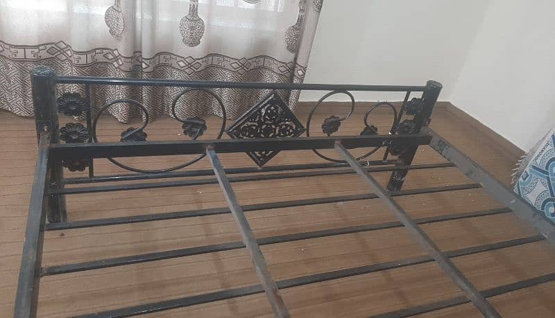 Iron bed 1