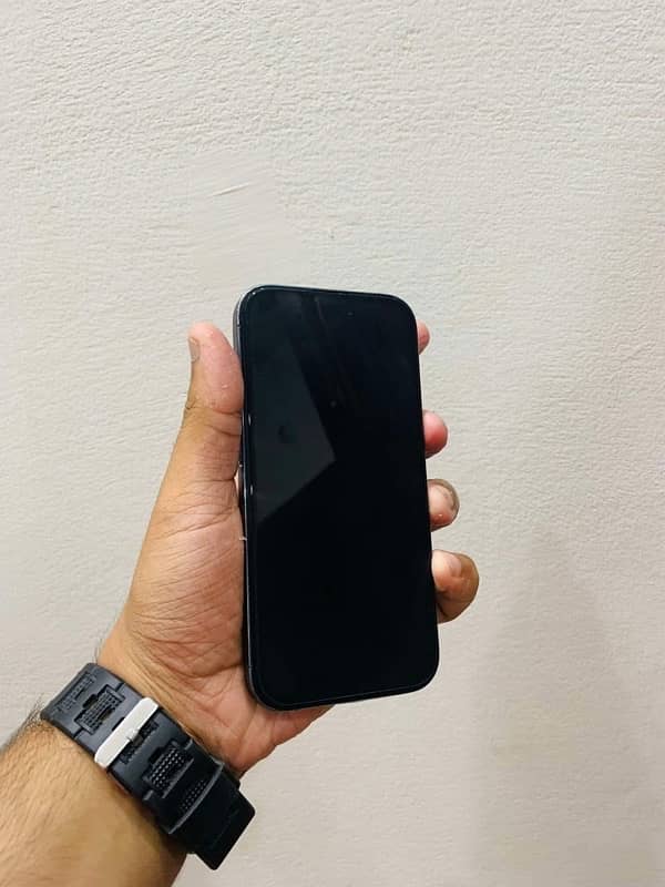 I phone 14 pro 128 gb Fectory unlock 7