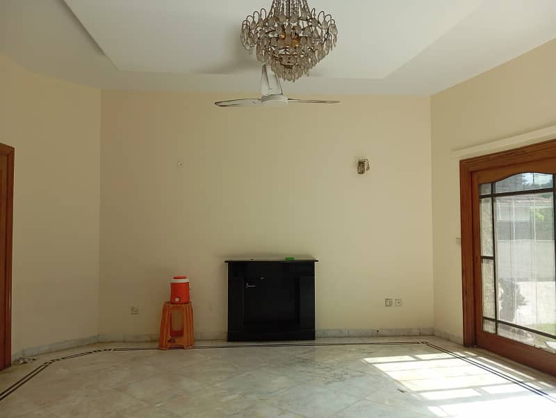 HOT LOCATION 2 KANAL 7 BED House Is Available For Rent In DHA Phase 3 Lahore 4