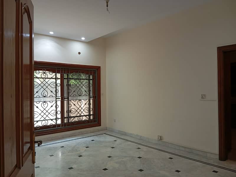 HOT LOCATION 2 KANAL 7 BED House Is Available For Rent In DHA Phase 3 Lahore 9