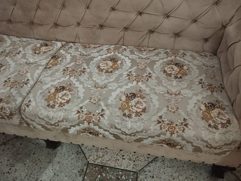 5 Seat Sofa Set Used Urgent Sale 2