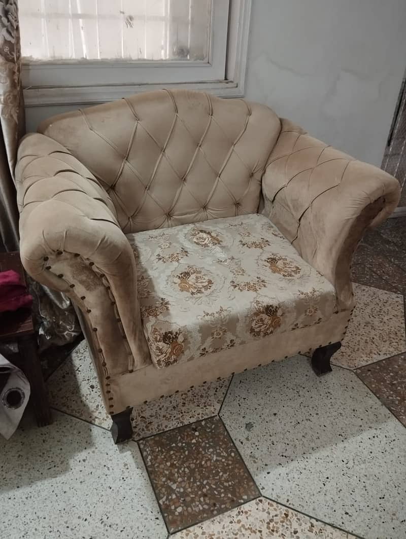 5 Seat Sofa Set Used Urgent Sale 3