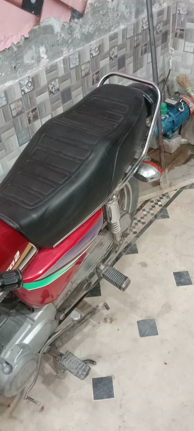 Honda 125 2 seats 9