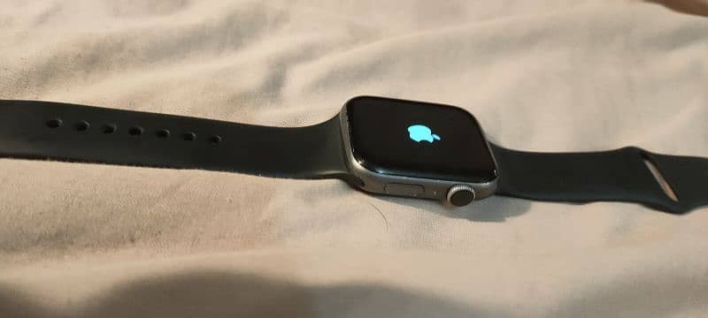 Apple watch series 4  44 mm Space Grey 10/10 condition 4