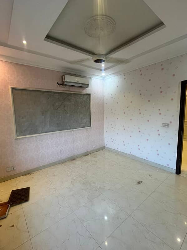 300 SQ ft appointment 2st floor available for rent in formanites Housing scheme block A LAHORE. 9