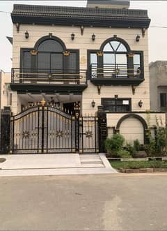 5 MARLA BRAND NEW MODERN UPPER PORTION AVAILABLE FOR RENT IN FORMANITES HOUSING SCHEME BLOCK -M LAHORE . PRIME LOCATION. DRIECT ACCESS FROM MAIN ROAD. 0