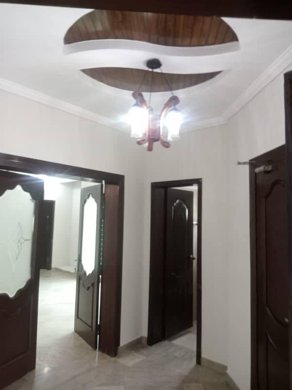 10 MARLA MODERN ELEVATION DESIGN INDEPENDENT HOUSE WITH GAS AVAILABLY FOR RENT DHA PHASE 5 BLOCK -D LAHORE.  DRIECT ACCESS FROM MAIN ROAD.  CLOSE MASJID COMMERCIAL SHOPS PARK'S. 6