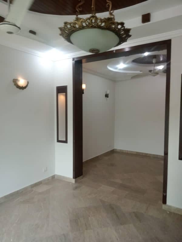 10 MARLA MODERN ELEVATION DESIGN INDEPENDENT HOUSE WITH GAS AVAILABLY FOR RENT DHA PHASE 5 BLOCK -D LAHORE.  DRIECT ACCESS FROM MAIN ROAD.  CLOSE MASJID COMMERCIAL SHOPS PARK'S. 12