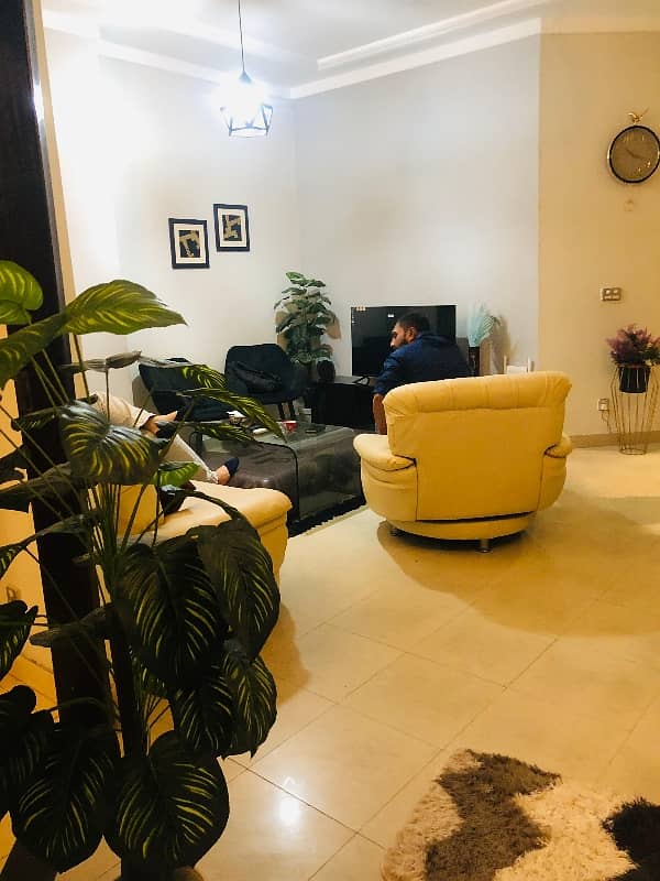 5 MARLA fully furnished BRAND NEW LUXURY APPOINTMENT DAILY BASIC 24 HOURS AVAILABLE FOR RENT IN DHA PHASE 8 EX PARK VIEW LAHORE.  daily basic 24 HOURS rent 16000 thousand with electricity bil. 7