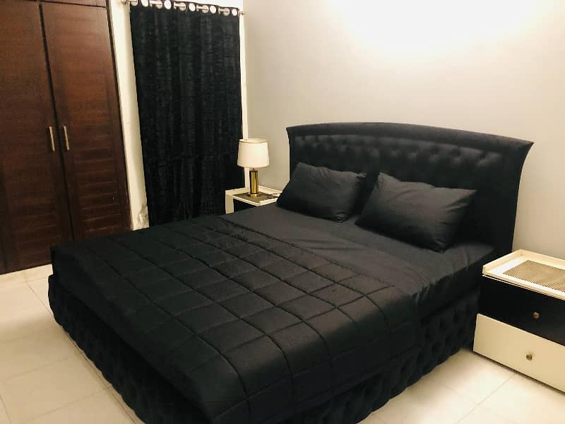 5 MARLA fully furnished BRAND NEW LUXURY APPOINTMENT DAILY BASIC 24 HOURS AVAILABLE FOR RENT IN DHA PHASE 8 EX PARK VIEW LAHORE.  daily basic 24 HOURS rent 16000 thousand with electricity bil. 10