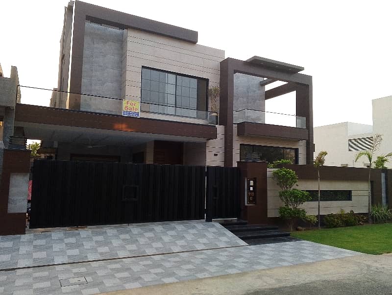 10 MARLA MODERN ELEVATION DESIGN HOUSE AVAILABLE FOR RENT IN STATE LIFE PHASE 1 BLOCK -F LAHORE. GAS AVAILABLY. CLOSE MASJID. COMMERCIAL PARK. 1