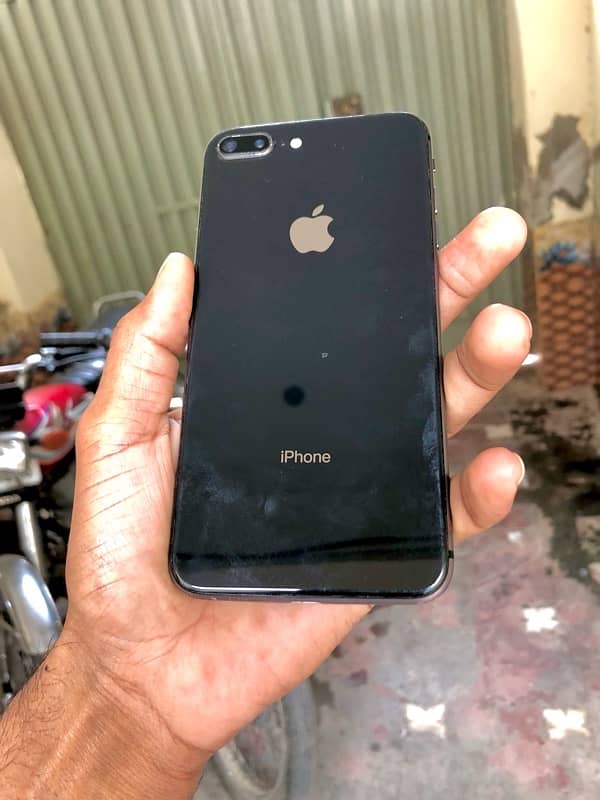 iPhone 8 plus 64Gb 1