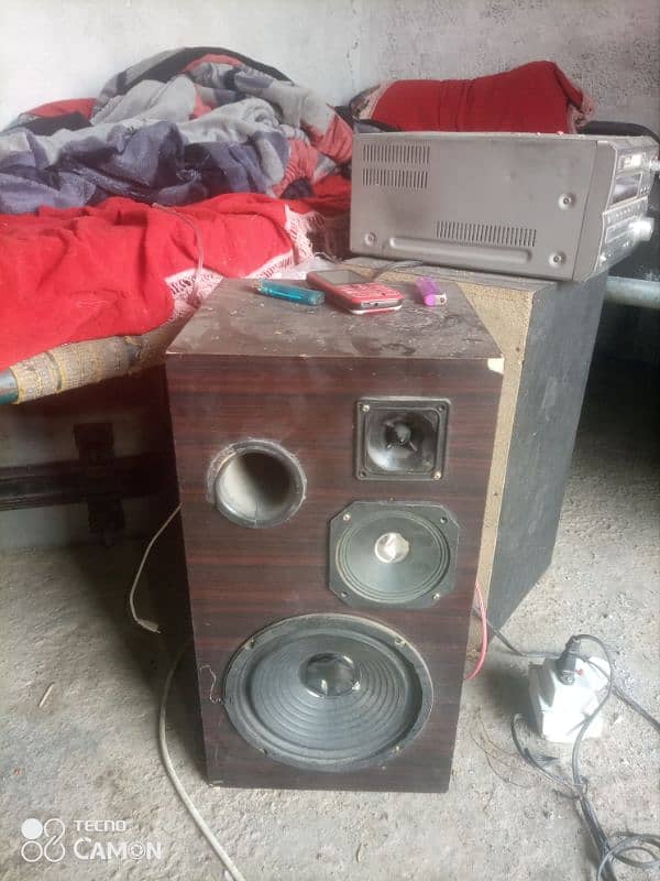 Denon Amplifier With 2 speakers 3