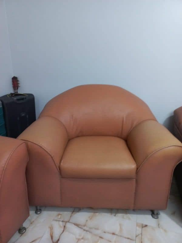 8 seater sofa set for urgent sale 3