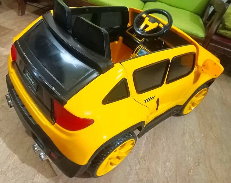 Kids imported jeep car all function 100℅ok neat condition 03218558387 8