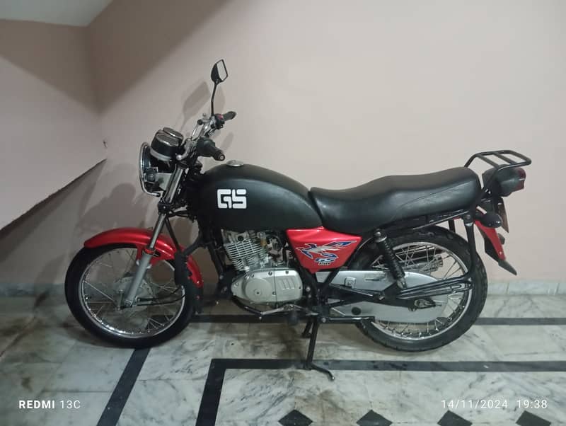 Suzuki GS 150 2016 4