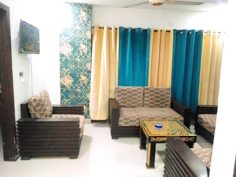 Two bedroom phr day Short Time flats available Bahria Twon 4