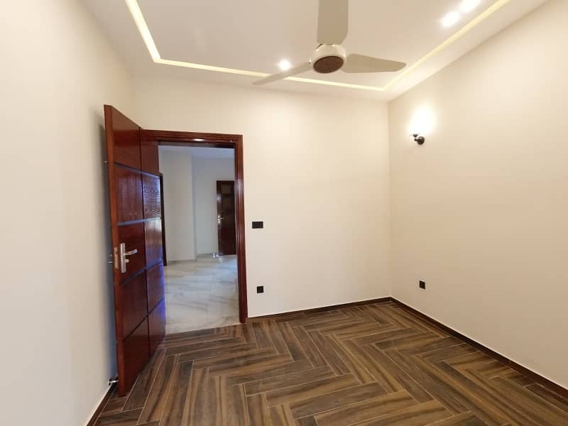 5 marla best location and luxury house is available for sale at fmc block A b-17 29