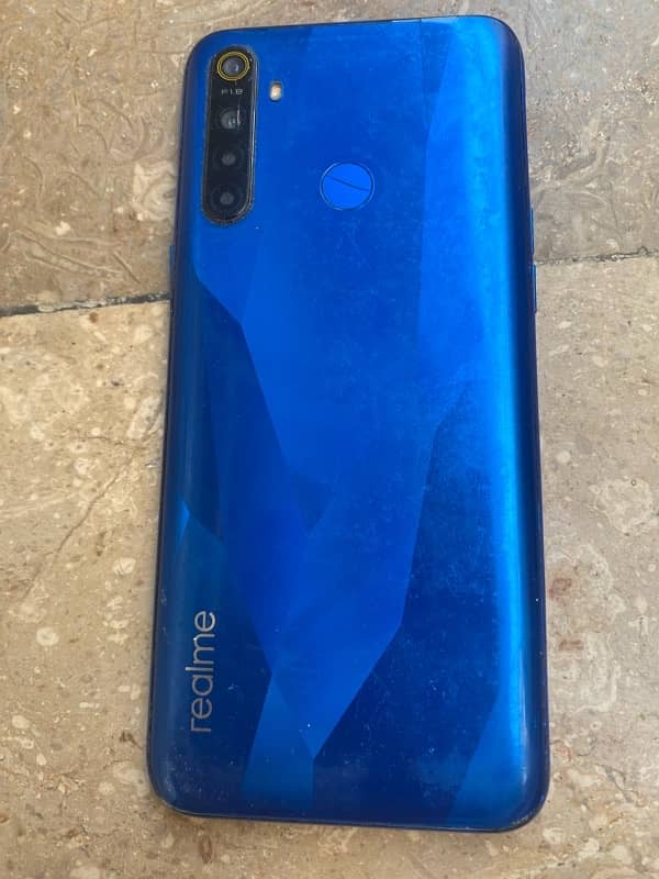 Realme 5 4/64 slightly used 9