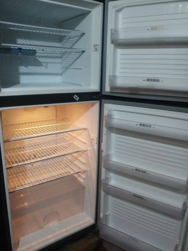 Dawlanc Non frost Refrigerator 14" Cubic Only 80k 1