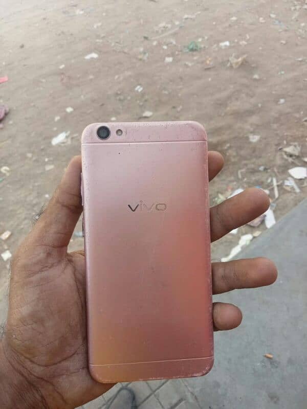 I m selling vivo y67 good condition 4gb 32gb non pta sale n exchange 4