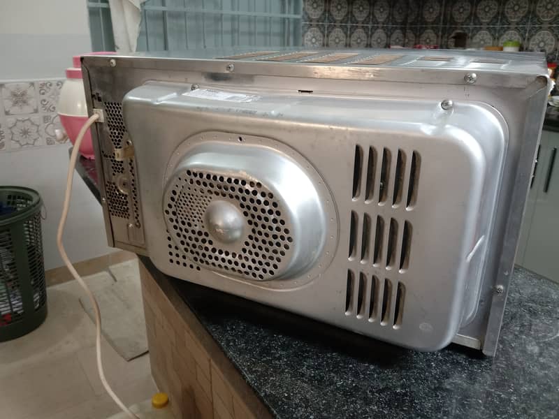 Haier Microwave Oven 3in1 Grill+Convection 3