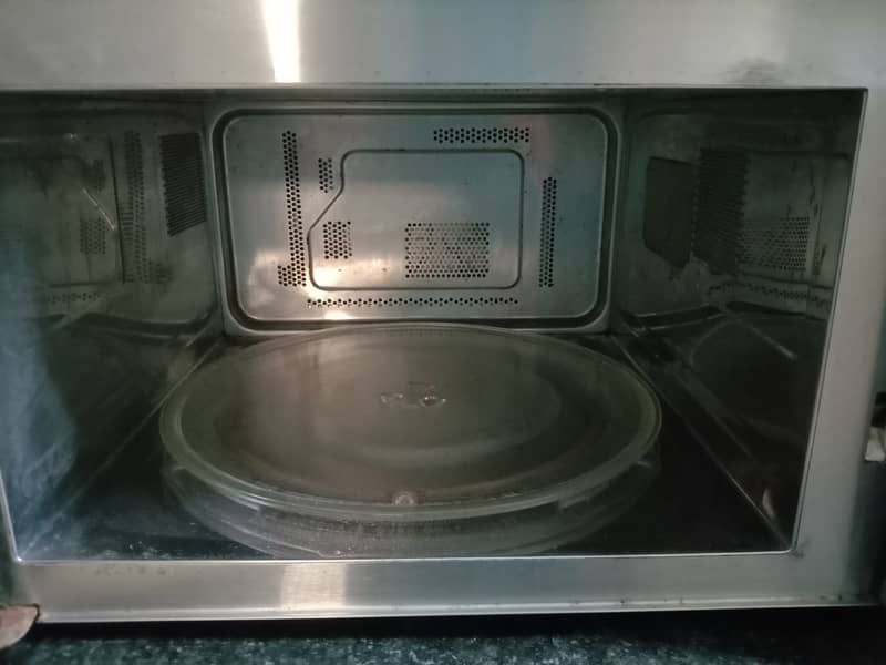 Haier Microwave Oven 3in1 Grill+Convection 7