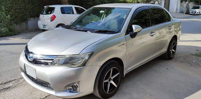 Toyota Corolla Axio 2013 1