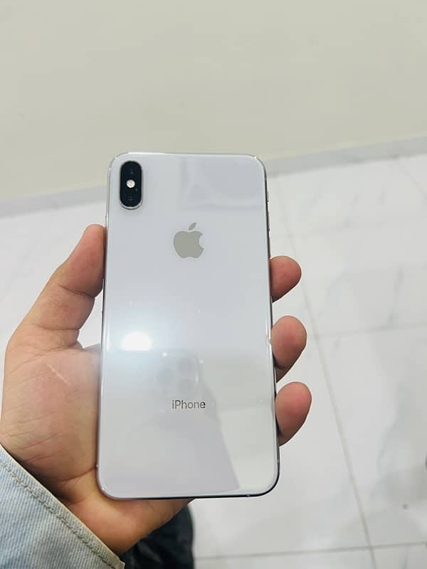 iphone xsmax 64gb nok pta factory unlcok 80 battery 1