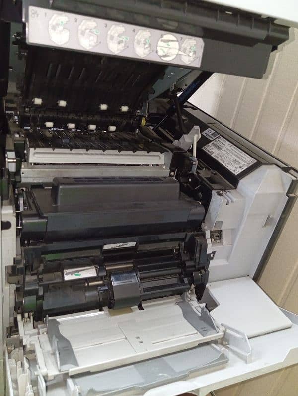 HP LaserJet Enterprise MFP M630 series 2