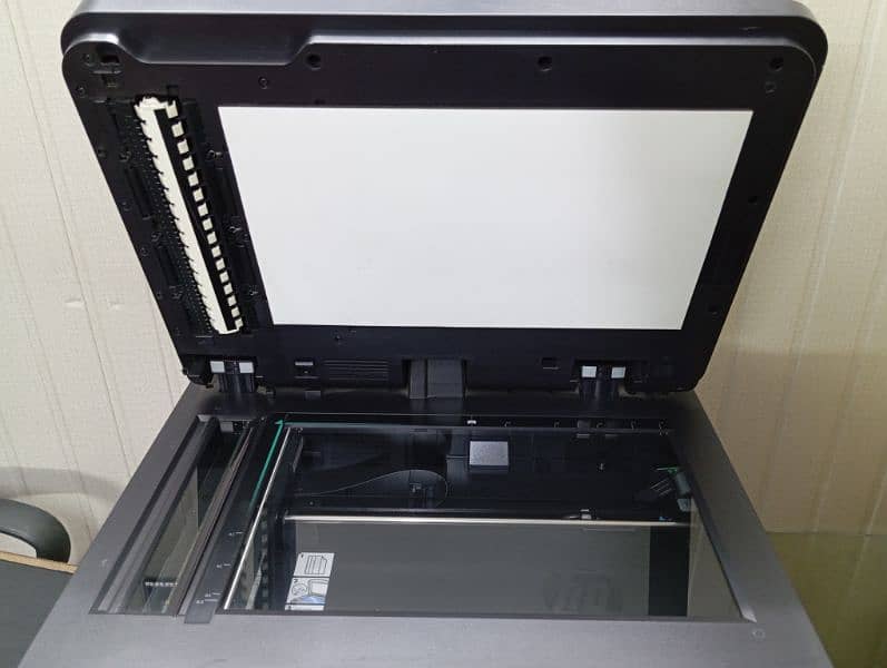 HP LaserJet Enterprise MFP M630 series 3