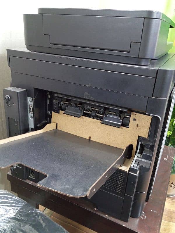 HP LaserJet Enterprise MFP M630 series 10