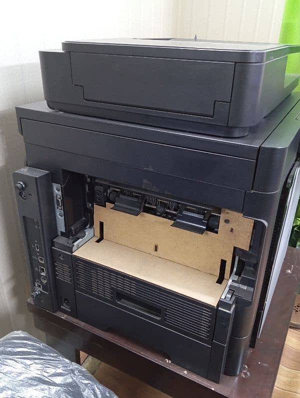 HP LaserJet Enterprise MFP M630 series 12