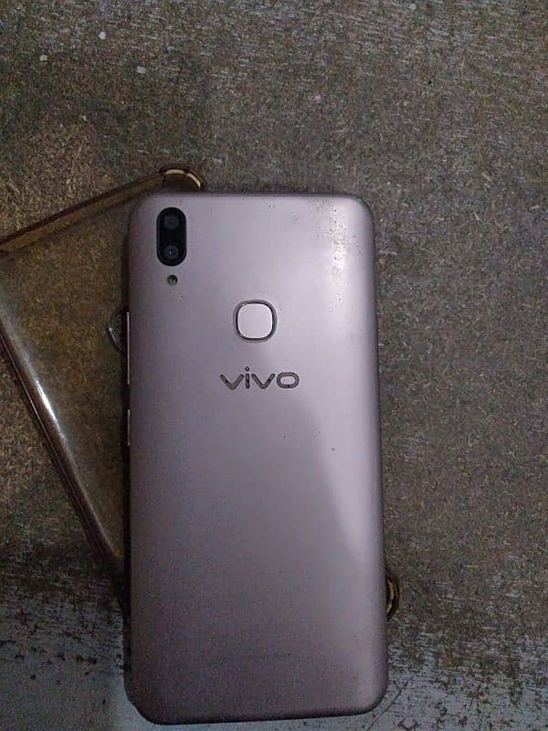 Vivo y85 4