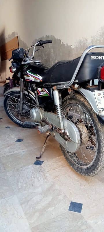 Honda 125 model 2016 price 90000 3