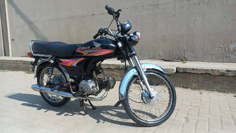 CD 70 motorcycle, in a very condition 2