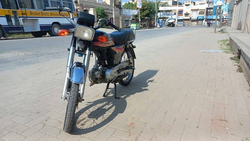 CD 70 motorcycle, in a very condition 3