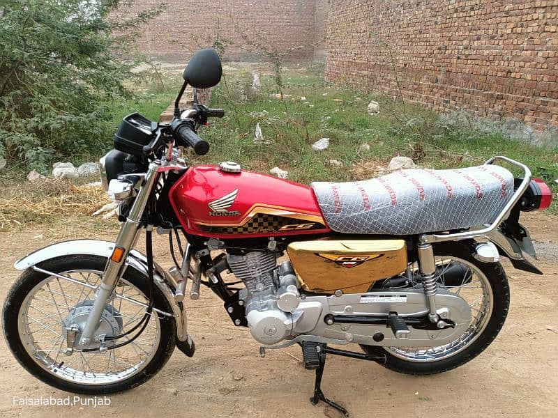 Honda CG 125s 9