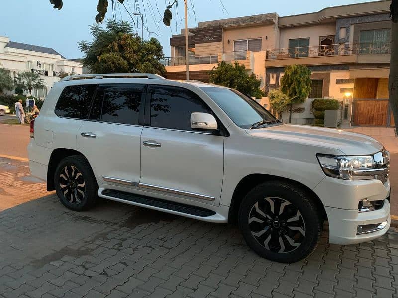 Toyota Land Cruiser 2017 4