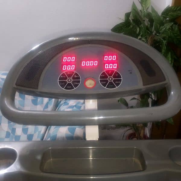 Tread Mill For Sale in good condition 0