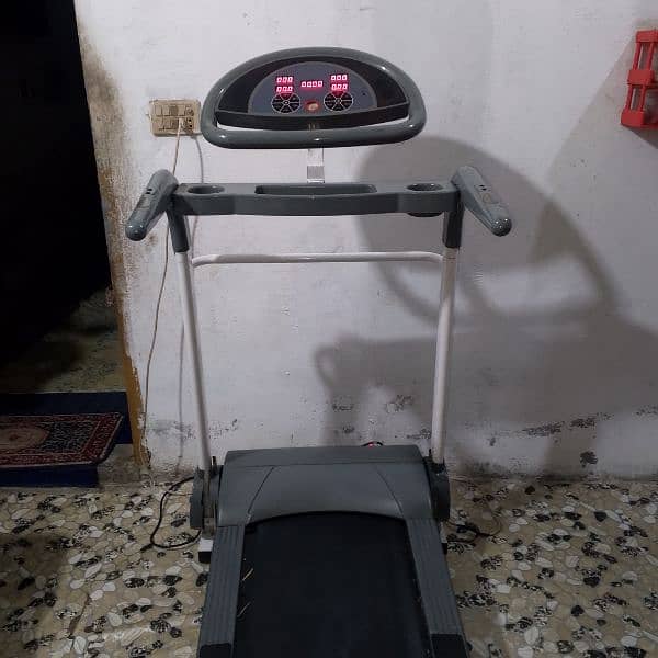 Tread Mill For Sale in good condition 3