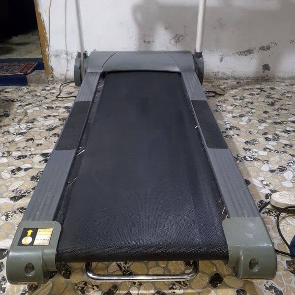 Tread Mill For Sale in good condition 4