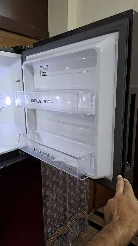 Haier Fridge For sale in warranty 5