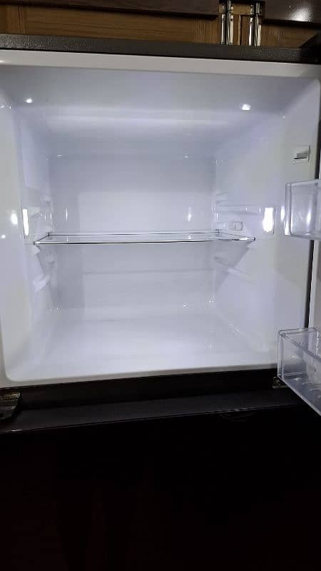 Haier Fridge For sale in warranty 6