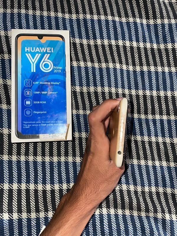 huawei y 6 prime 2019 All ok with box 32GB wattsapp : 03070405686 5