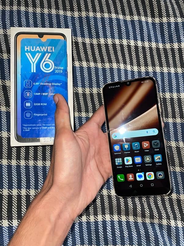 huawei y 6 prime 2019 All ok with box 32GB wattsapp : 03070405686 7