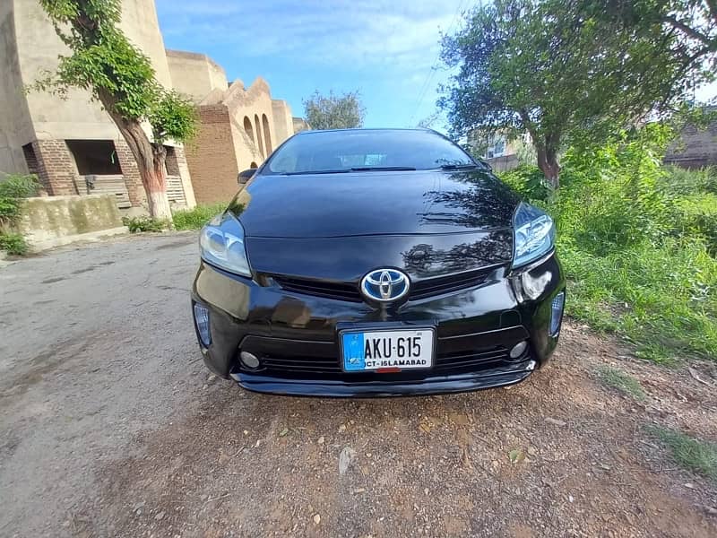 Toyota Prius 2015 1