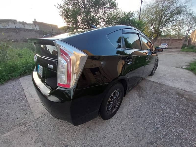 Toyota Prius 2015 5