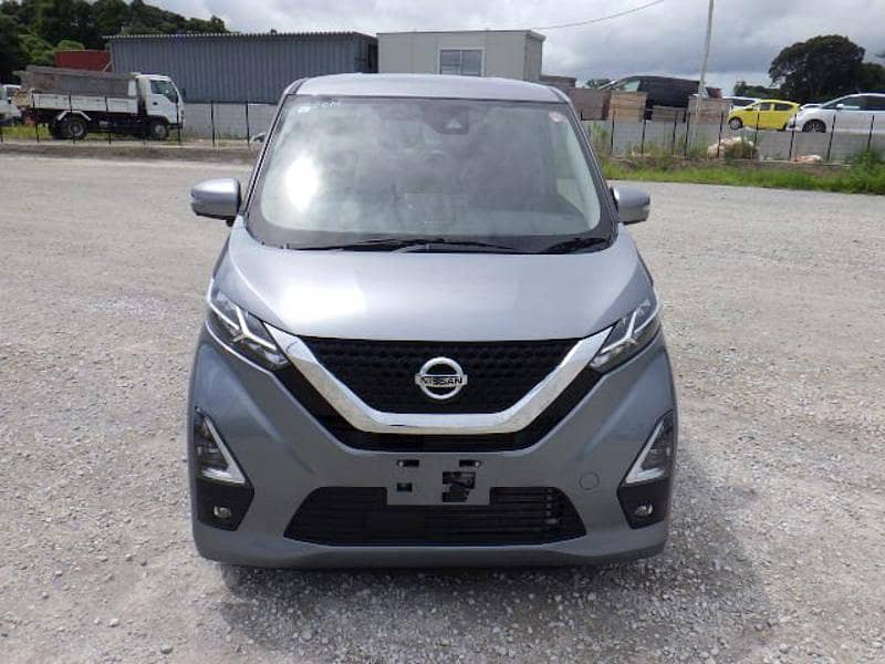 Nissan Dayz Highway Star Top of the line 4.5 Grade Full option 4