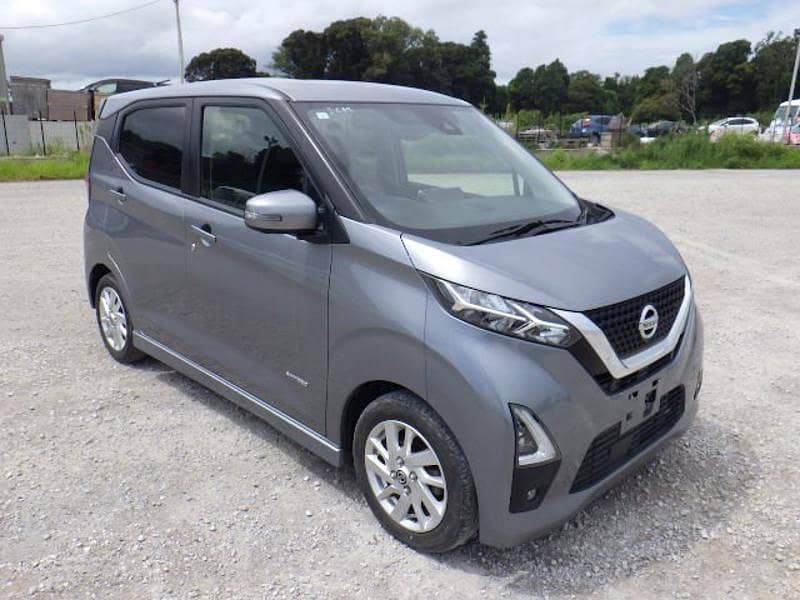 Nissan Dayz Highway Star Top of the line 4.5 Grade Full option 7